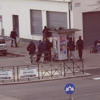 Spaccio in piazza Bengasi