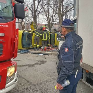 I soccorsi intervenuti a Nichelino dopo l'incidente