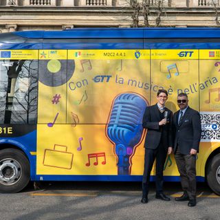 Ogni mese una grafica diversa e iniziative a bordo