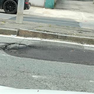 La buca delle polemiche di strada San Mauro