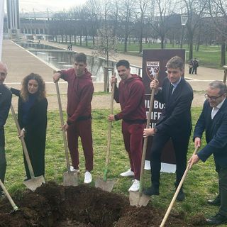 Piazza d’Armi, grazie a Suzuki i giocatori del Toro vanno a zappare