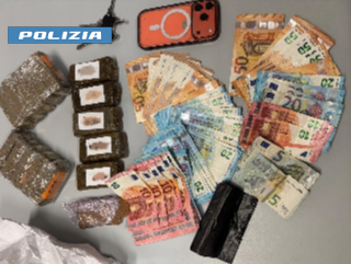 La droga recuperata a Madonna di Campagna