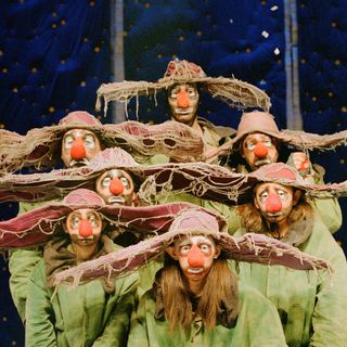 Dall'imperdibile Slava ai personaggi cult di Albanese, poi concerti, stand-up, musical e tanto teatro: la stagione del Colosseo