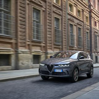Scegli da Autoingros Alfa Romeo Tonale ora anche Plug-In Hybrid Q4: la Sportività Efficiente di Alfa Romeo