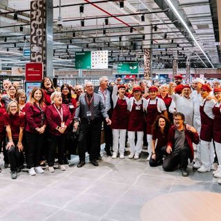 Foto di gruppo dei lavoratori Ipercoop di Beinasco
