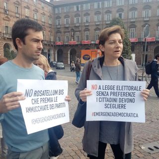 Il M5S scende in piazza per protestare contro la legge elettorale