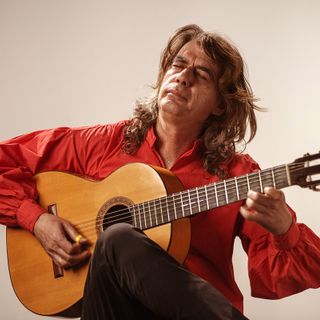 Il grande chitarrista Aco Bocina in concerto al GruVillage per sostenere i bambini di strada della Cambogia