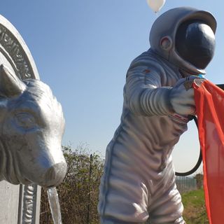 Collegno si avvicina a Marte: inaugurata la fontana dello spazio [FOTO]