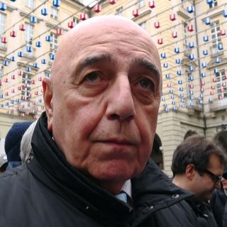 Torino, Adriano Galliani in piazza per il Sì alla Tav: &quot;Va fatta, non fare quest'opera è una follia dei grillini&quot; (VIDEO)