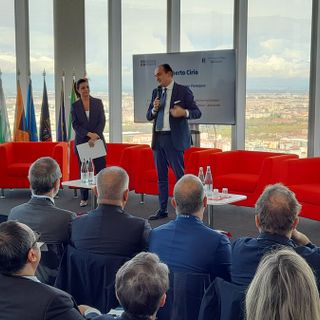 &quot;Nessuno ha tanti investimenti stranieri, ma dobbiamo stare accanto a chi soffre&quot;