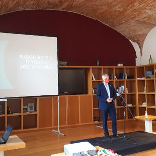 Raspini sostiene Barolo Città del Vino 2021 e il suo “Racconto infinito”