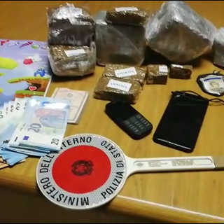 Non dimentica di piazzare l’“Amnesia” al mercato: arrestato un 48enne che nascondeva 3 kg di hashish