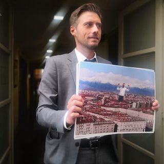 Andrea Russi ironizza su Lo Russo