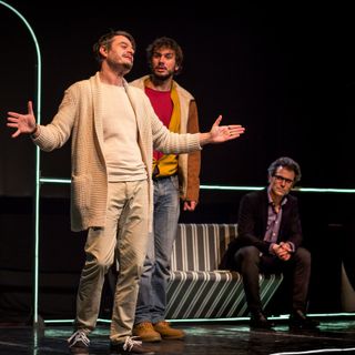 Casa Fools chiude la stagione con “Arte”: come una tela bianca mette in crisi un’amicizia