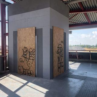 ascensori fermata della metropolitana