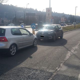 Guidava in contromano in corso Unità d'Italia: ritiro della patente e multa di oltre 300 euro per una 50enne