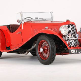Domani a Moncalieri raduno d'auto d’epoca e il concerto jazz di Giovanni Falzone dedicato a Duke Ellington