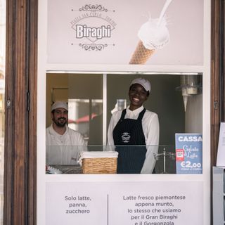 Biraghi anticipa la primavera: torna in Piazza San Carlo il Gelato di Latte