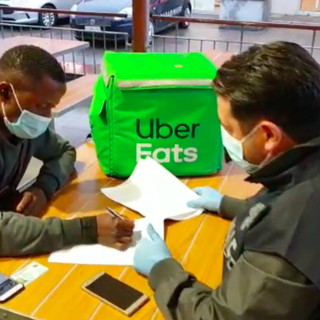 L'occhio dei carabinieri sul food delivery: intervistati 1000 riders per accertare le condizioni di lavoro