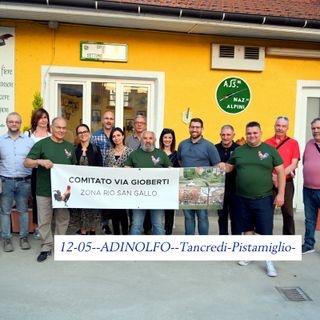 evento con persone sedute a tavola