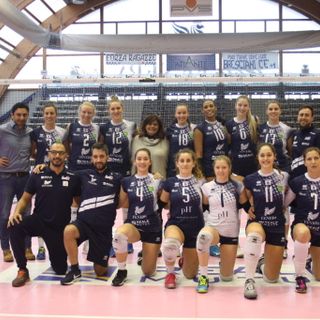 Il CT della Nazionale Femminile Davide Mazzanti in visita a Chieri