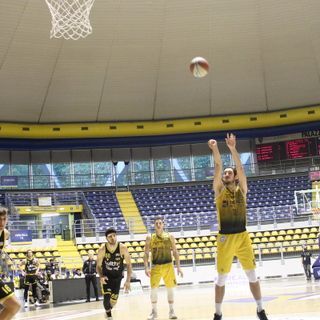 La Reale Mutua Basket Torino dà spettacolo davanti al proprio pubblico e vince gara 1
