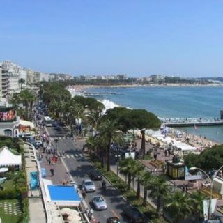 &quot;Cannes, il nostro confine del mondo&quot; L'esotismo di Cannes si manifesta in grande stile al Palais des Festivals et des Congrès in tutta la Francia!