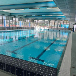 Piscina Lombardia: aperto il bando per punto ristoro e lettini estate 2025