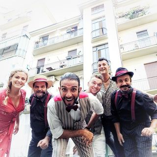 A Vanchiglia riapre Casa Fools: stasera via Bava pedonalizzata per ospitare poesia e musica