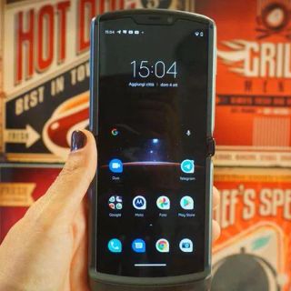 Smartphone pieghevoli: il futuro della telefonia anche se ancora troppo costosi nel 2023