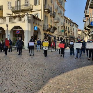 Chieri manifesta ancora per difendere l'economia: &quot;Non si muore solo di Covid&quot;