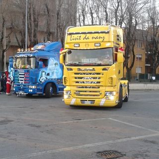 A Chivasso Babbo Natale arriva in camion, per i terremotati del Centro Italia