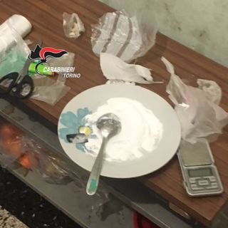 La cocaina in cucina, tra pentole e spezie a Venaria