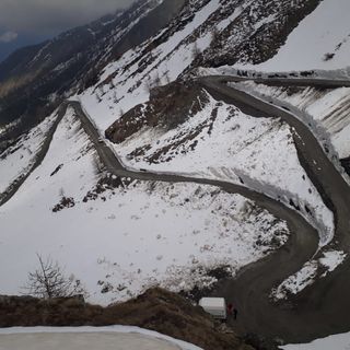 La strada provinciale 172 del Colle delle Finestre pronta al passaggio del Giro d'Italia