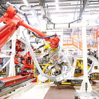 linea di montaggio Comau