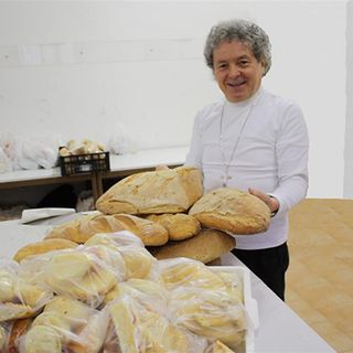 Collegno, il centro benessere Isun raccoglie fondi per la mensa dei poveri