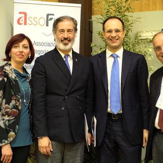 Nella foto, da sinistra: Nada Forbici, presidente Assofloro, Massimiliano Atelli, presidente del Comitato per lo Sviluppo del Verde Pubblico, Roberto Moncalvo, presidente di Coldiretti Piemonte e Carlo Blasi, Membro del Comitato del Verde Pubblico e direttore scientifico del Centro Interuniversitario “Biodiversità, Servizi ecosistemici e Sostenibilità”