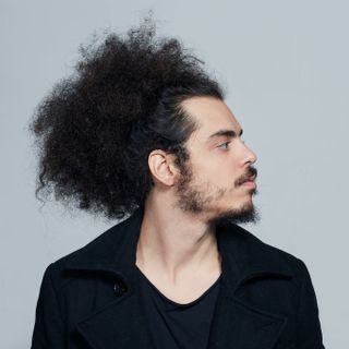Giornata conclusiva di Maze con il concerto di Davide Shorty, questa sera al Jazz Club