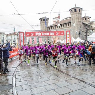 Oltre 10 mila runners colorano le vie di Torino per la Deejay Ten