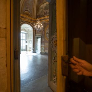 dietro le porte segrete della palazzina