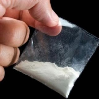 Sorpreso dagli agenti a vendere cocaina: arrestato un nigeriano
