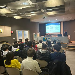 Banca Territori del Monviso apre le porte ai giovani studenti