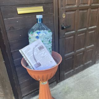 Apparecchi elettronici e tappi in plastica: ecovolontari di Grugliasco al lavoro