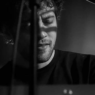 “Una notte e via”: al Jazz Club di Torino il progetto solista del virtuoso Emanuele Via, tastierista della band torinese Eugenio in Via Di Gioia