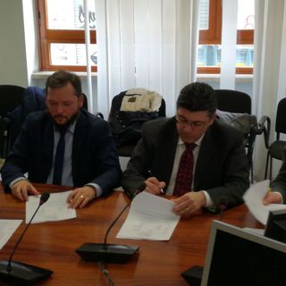 Ora c'è la firma anche sul congelamento dei licenziamenti fino a fine anno. Embraco: adesso la partita è sul futuro