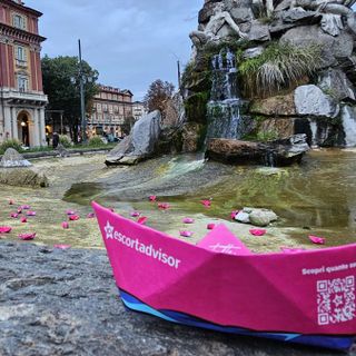 Non lo sapevamo, ma a Torino c’è un mare… di escort