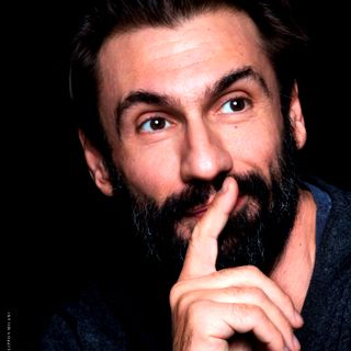 Fabrizio Gifuni legge Primo Levi al grattacielo Intesa Sanpaolo di Torino