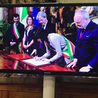 Appendino sigla il bando periferie col Governo: a Torino in arrivo 18 milioni