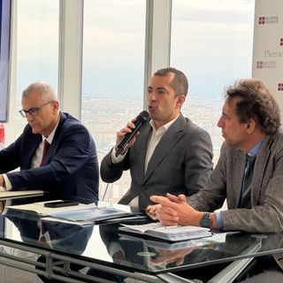 Sequestrati prodotti alimentari avariati in due negozi di via Camerana