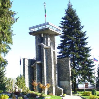 Prarostino celebra il cinquantesimo anniversario della costruzione del Faro della Libertà